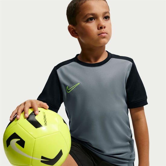 Boys Nike Top Juniors in Cool Grey - Image 3