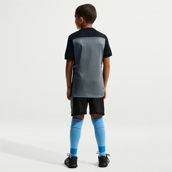 Boys Nike Top Juniors in Cool Grey - Image 5