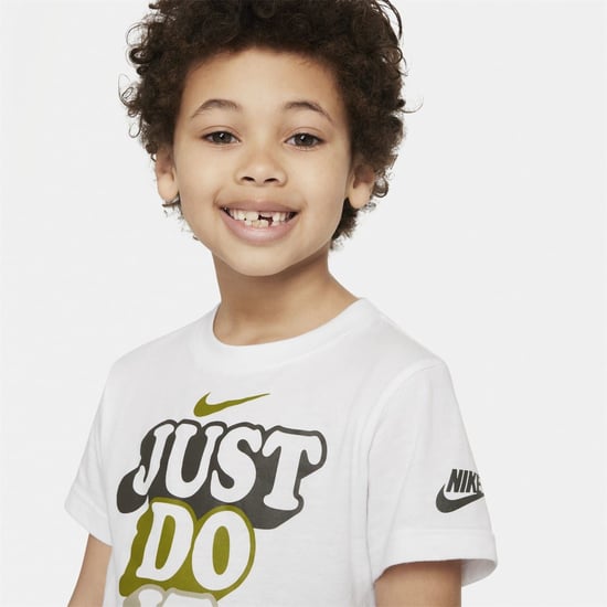 Boys Nike Regular Fit Lettering Crew Neck T-Shirt in White - Image 3