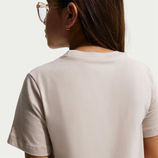 Boys Nike T-Shirt Junior Boys in Cream - Image 5