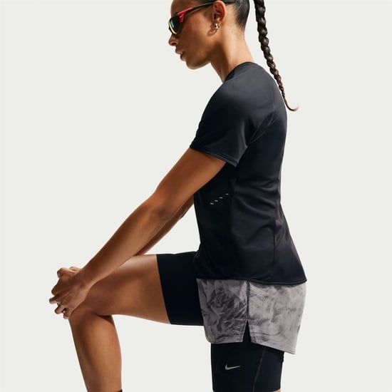 Women's Nike Swift 2N1 Shrt Ld61 in Thndr Smok Blk - Image 5