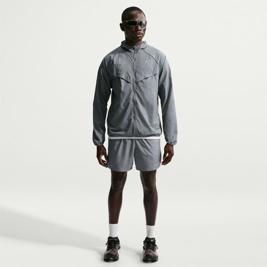 Men's Nike Stride Jacket in Smoke Grey - Image 3