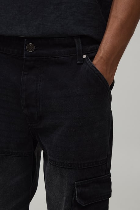 Washed Relaxed Fit Cargo Flared Jeans - Image 3