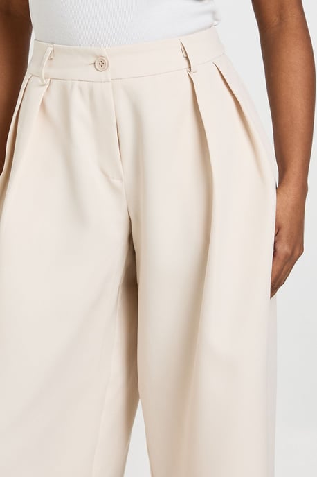 Tailored Bermuda Shorts - Image 4