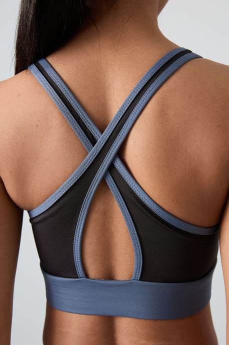 Fitted Sleeveless Crop Sports Top - Image 5