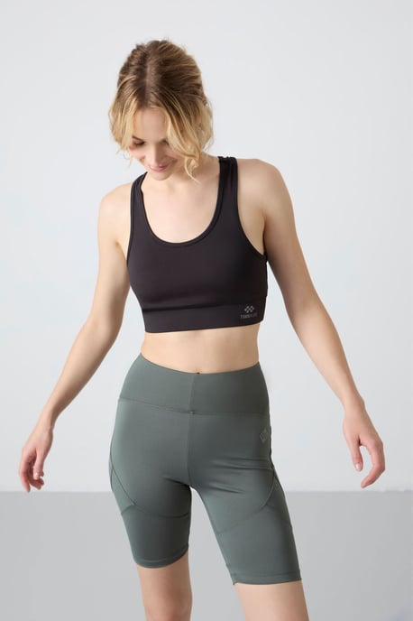 Sleeveless Cropped Fitted Sports Top - Image 2