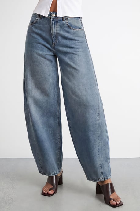 Mid Wash Barrel Jean - Image 4
