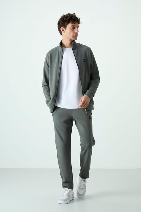 Men's Relaxed Fit Zip-collar Sweatshirt And Pants Set - Image 2