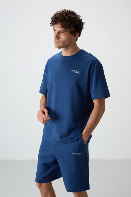 Oversized Short-Sleeve T-Shirt And Shorts Set - Image 3