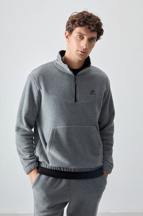 Men's Polyester Sweatshirt And Pants Set - Image 2