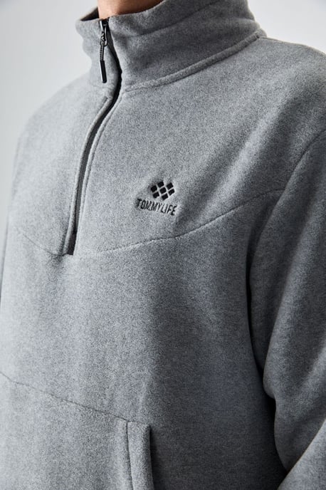 Men's Polyester Sweatshirt And Pants Set - Image 3