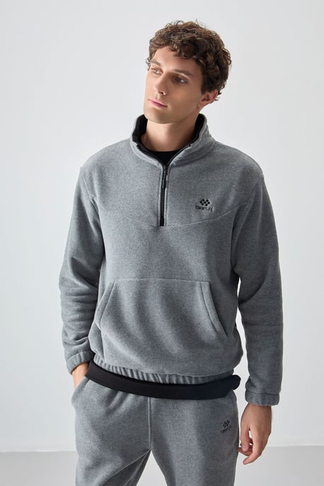 Men's Polyester Sweatshirt And Pants Set - Image 4