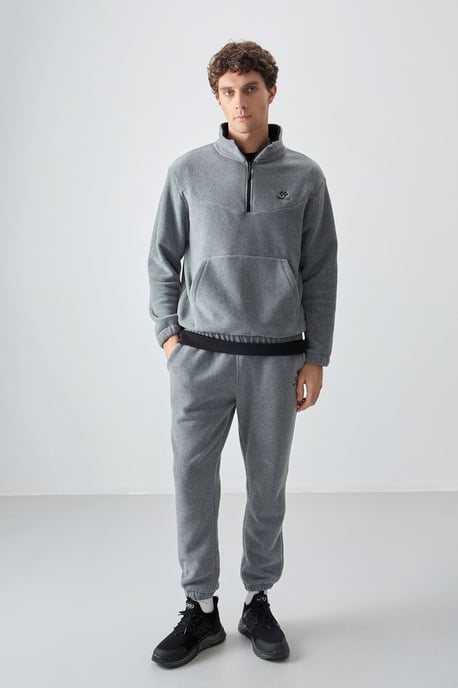 Men's Polyester Sweatshirt And Pants Set - Image 6