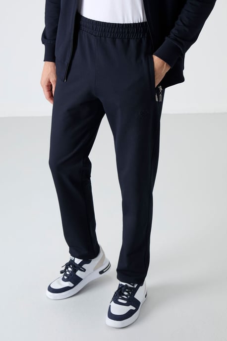 Men's Relaxed Fit Zip-collar Sweatshirt And Pants Set - Image 5