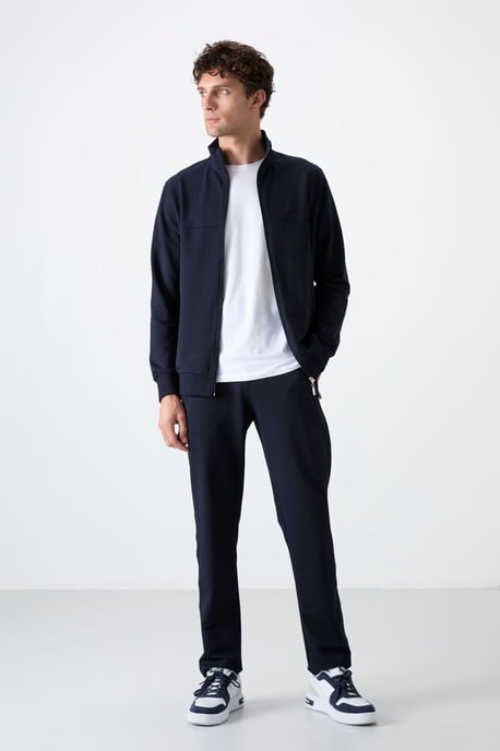 Men's Relaxed Fit Zip-collar Sweatshirt And Pants Set - Image 6