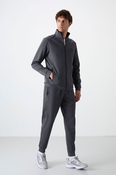 Men's Fleece Sweatshirt And Pants Set - Image 1