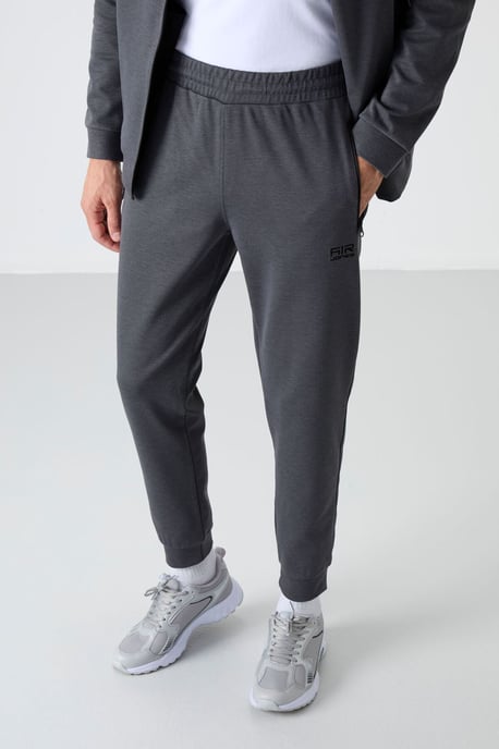 Men's Fleece Sweatshirt And Pants Set - Image 4