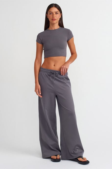 Women's Crop Slim-Fit Crew Neck T-Shirt - Image 3