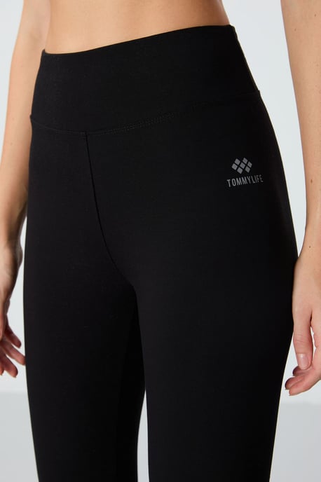 High-Waist Capri Leggings - Image 2