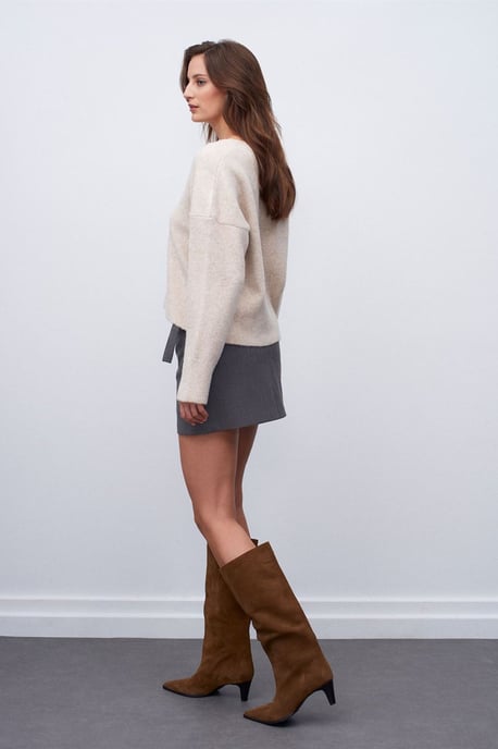 Women's V-neck Ribbed Knit Sweater - Image 2