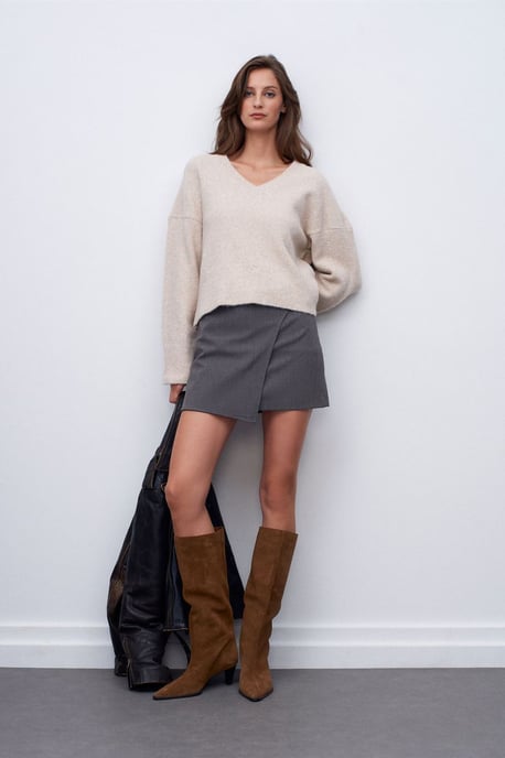 Women's V-neck Ribbed Knit Sweater - Image 3
