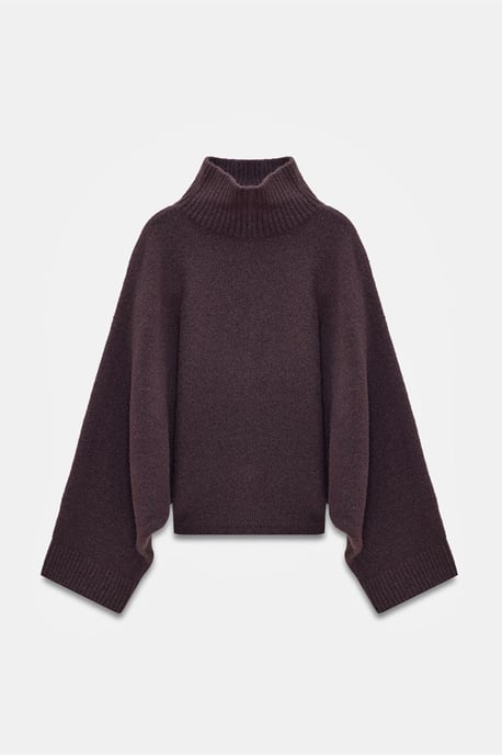 Oversized Ribbed Turtleneck Sweater - Image 5