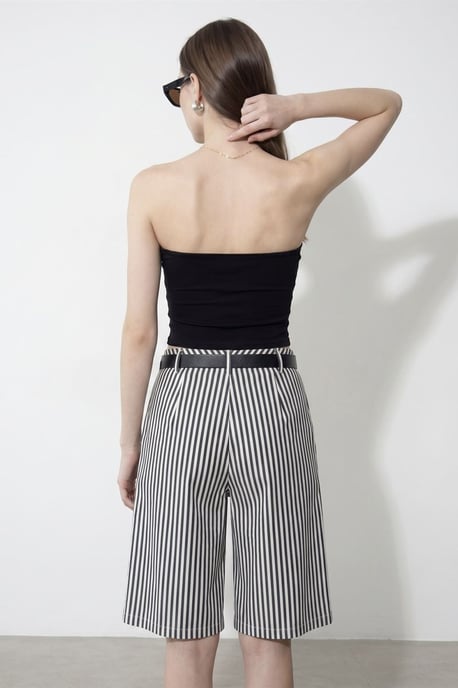 Dames Strapless Crop Bandeau Top - Image 2