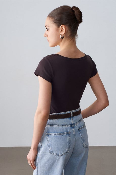 Women's Slim Fit Cotton U-Neck T-Shirt - Image 2