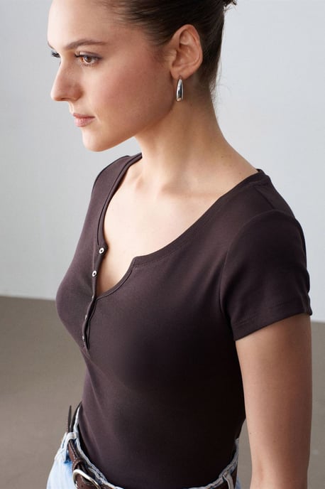 Women's Slim Fit Cotton U-Neck T-Shirt - Image 3