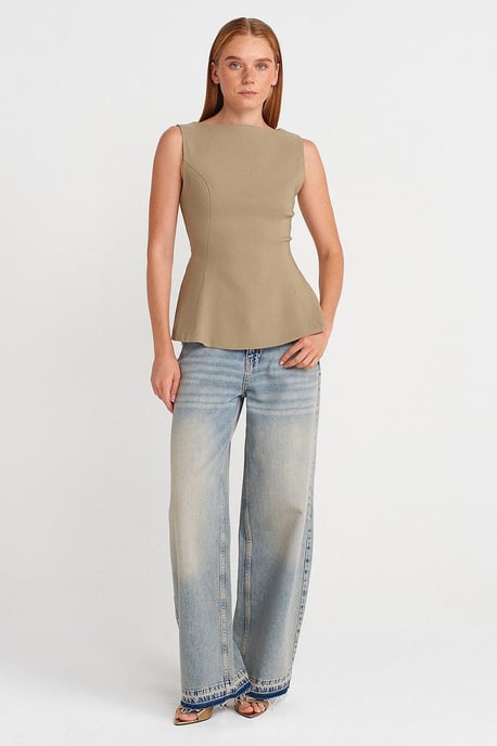 Fitted Seamless Peplum Top - Image 4
