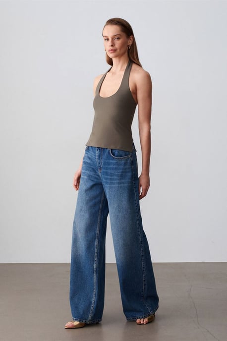 Halterneck Cut-Out Slim Fit Blouse - Image 4