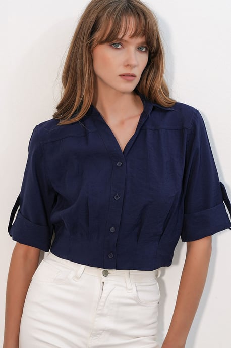 Overgrote Cropped Shirt - Image 3