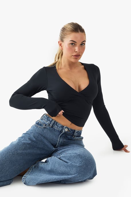 Buttery Soft Built in Padded V Neck Long Sleeve Sculpt Top - Image 3