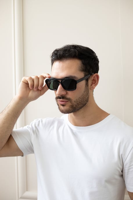 Navigator Retro Style Plastic Frame Sunglasses - Image 2