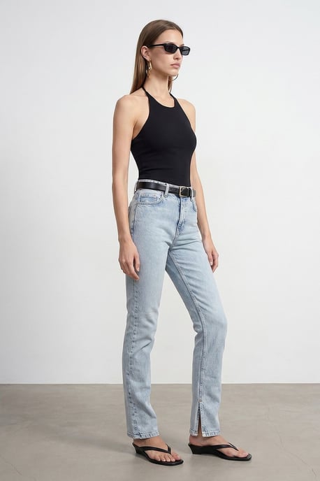 Women's High-Waist Straight-Leg Jeans - Image 1