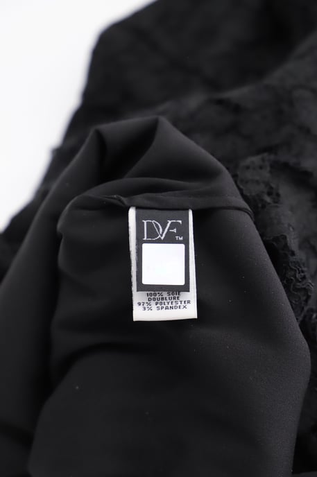 DVF Nisha jurk in zwart kant met mouwloze illusie-details - Image 3