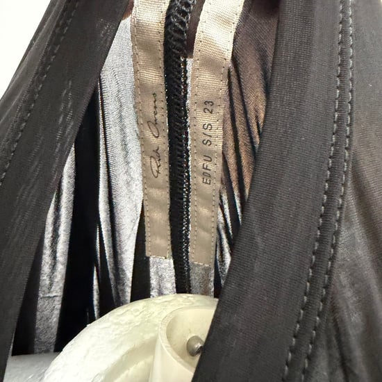 Rick Owens maxi-jurk met ronde hals en vliegerprint in zwart cupro - Image 6