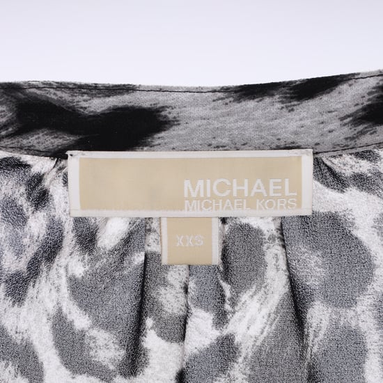 Michael Kors Leopardmönstrad Maxiklänning med Knappar och Långärmad i Svart och Svart Viskos - Image 5