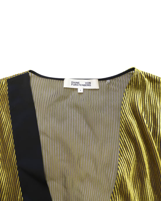Diane Von Furstenberg wikkelblouse in goud en zwart viscose - Image 4