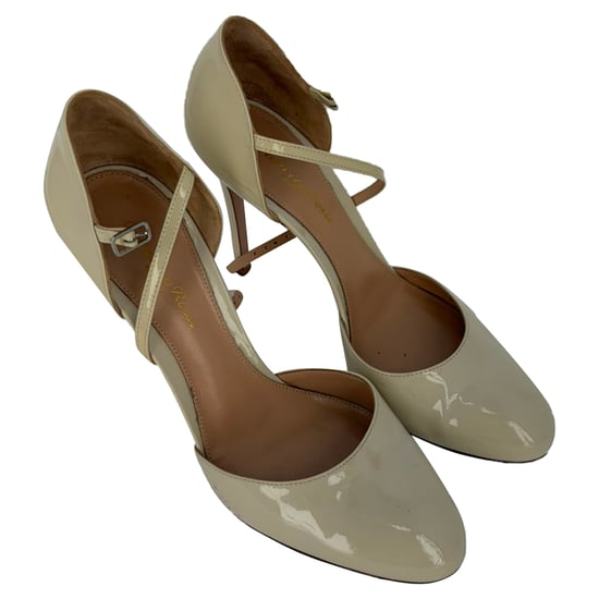 Gianvito Rossi Mary Jane Pumps in Beige Patent Leather - Image 6