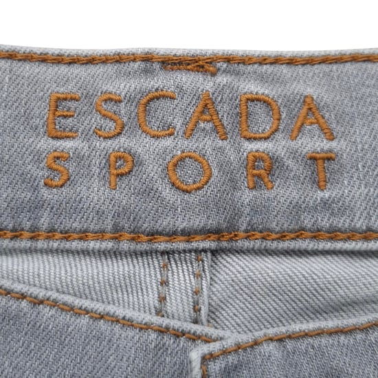 Escada Tvättade Raka Jeans i Ljusgrå Bomullsdenim - Image 3
