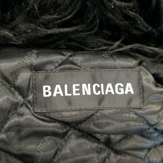 Balenciaga – Beskuren Vadderad Jacka i Svart Fuskpäls - Image 4