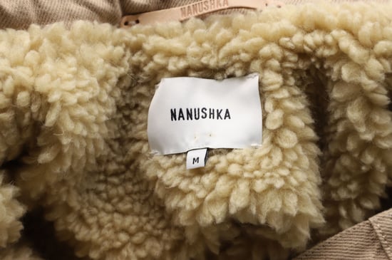 Nanushka fodrad jacka i fuskskinn i beige bomull - Image 2