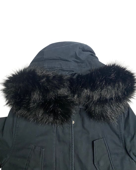Maje lange donsjas met capuchon en bontkraag in blauw nylon. - Image 3