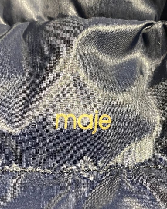 Maje lange donsjas met capuchon en bontkraag in blauw nylon. - Image 5