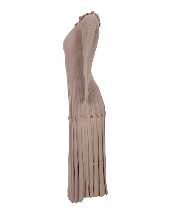 Altuzarra Off-Shoulder Plisserad Stickad Klänning i Beige Viskos - Image 2