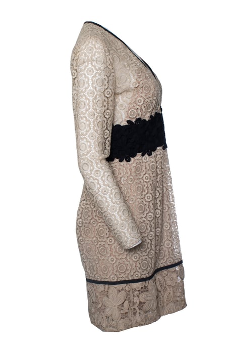 Burberry, SS16 Cocktail midi dress in beige lace - Image 3