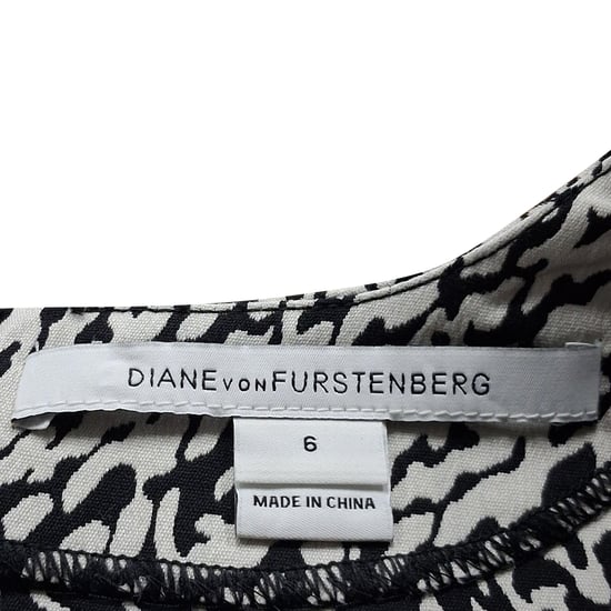 Diane von Furstenberg – Vit bomullsklänning med ormskinnsmönster och manschettmönster - Image 3