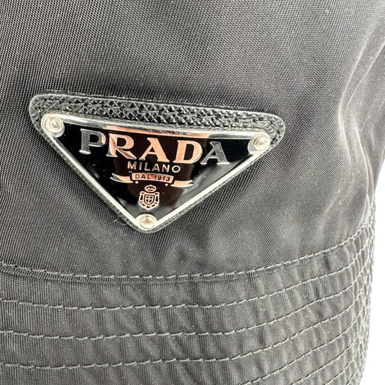 Prada Re-Nylon Bucket Hat i Svart Nylon - Image 5