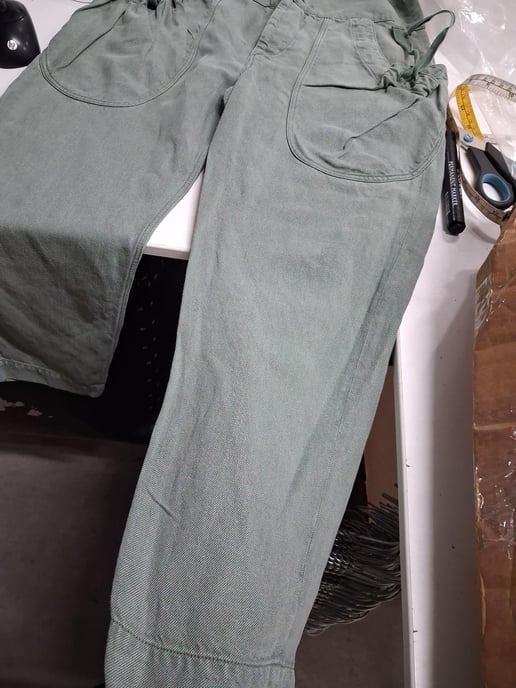 Isabel Marant Etoile cargo broek met plooien en zakken in groen linnen - Image 6